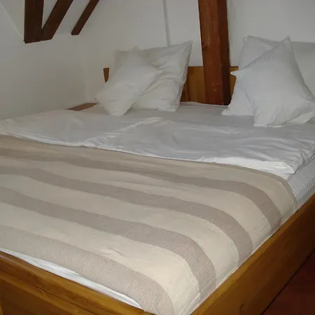 Villa Una Pensión 3*